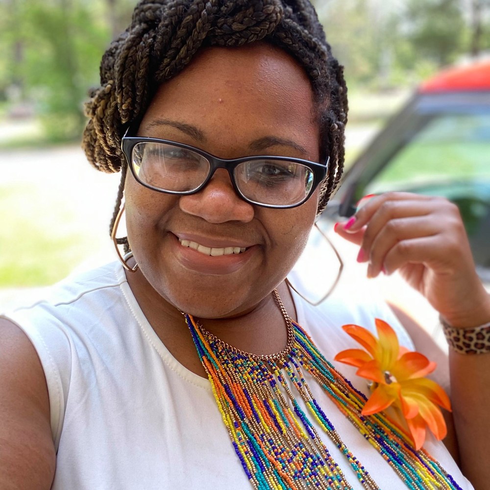 Meet your Posher, April